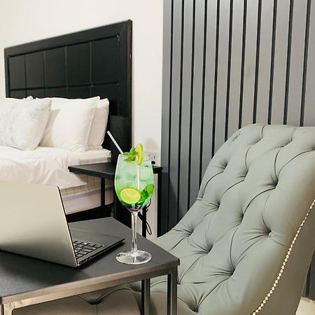Essence Lifestyle Self-Catering Accommodation Windhoek Extérieur photo