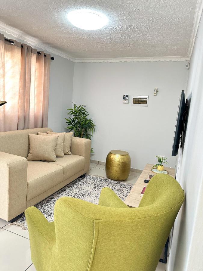 Essence Lifestyle Self-Catering Accommodation Windhoek Extérieur photo