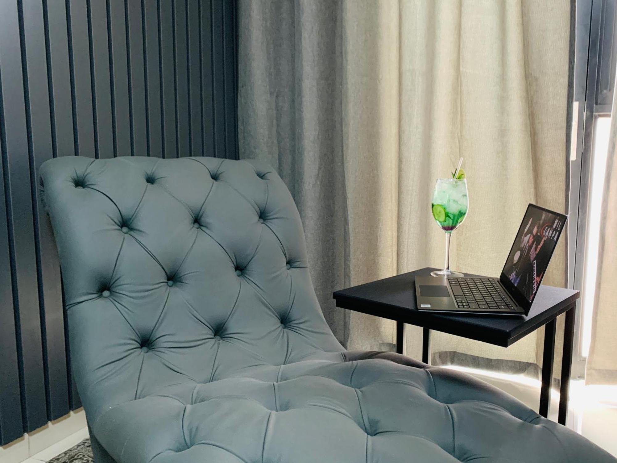 Essence Lifestyle Self-Catering Accommodation Windhoek Extérieur photo